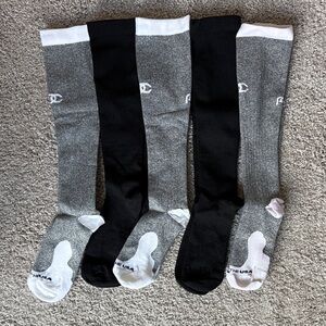 Pro compression Women’s Socks in Black and Gray